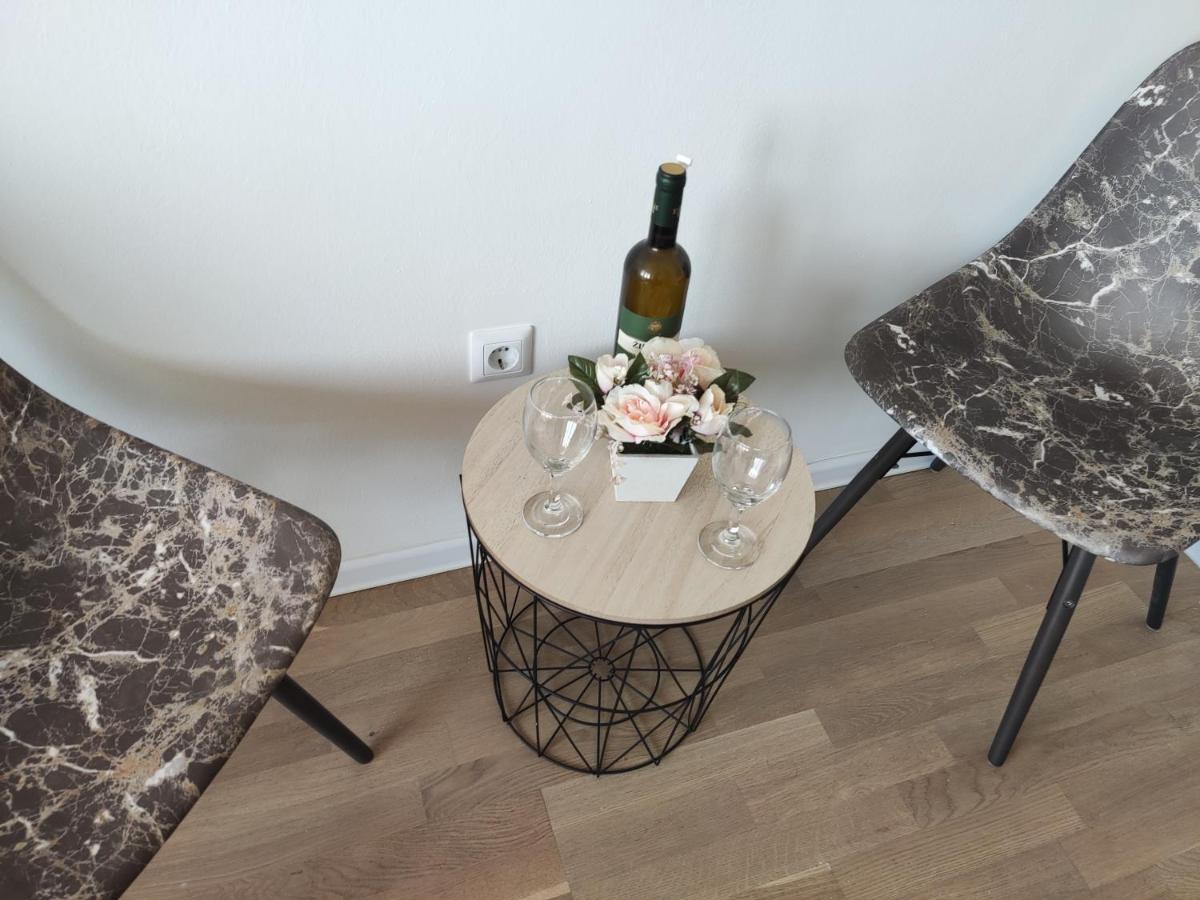 Apartmani Sarah 2 Tuzla Kültér fotó
